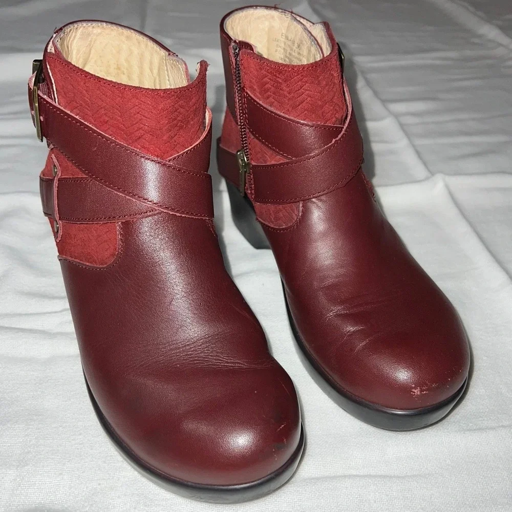 Alegria ankle boots